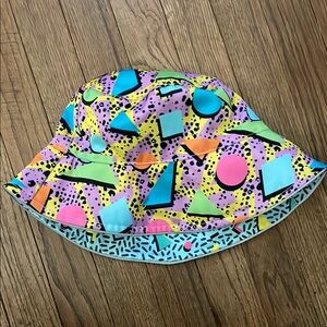 90s bucket hat